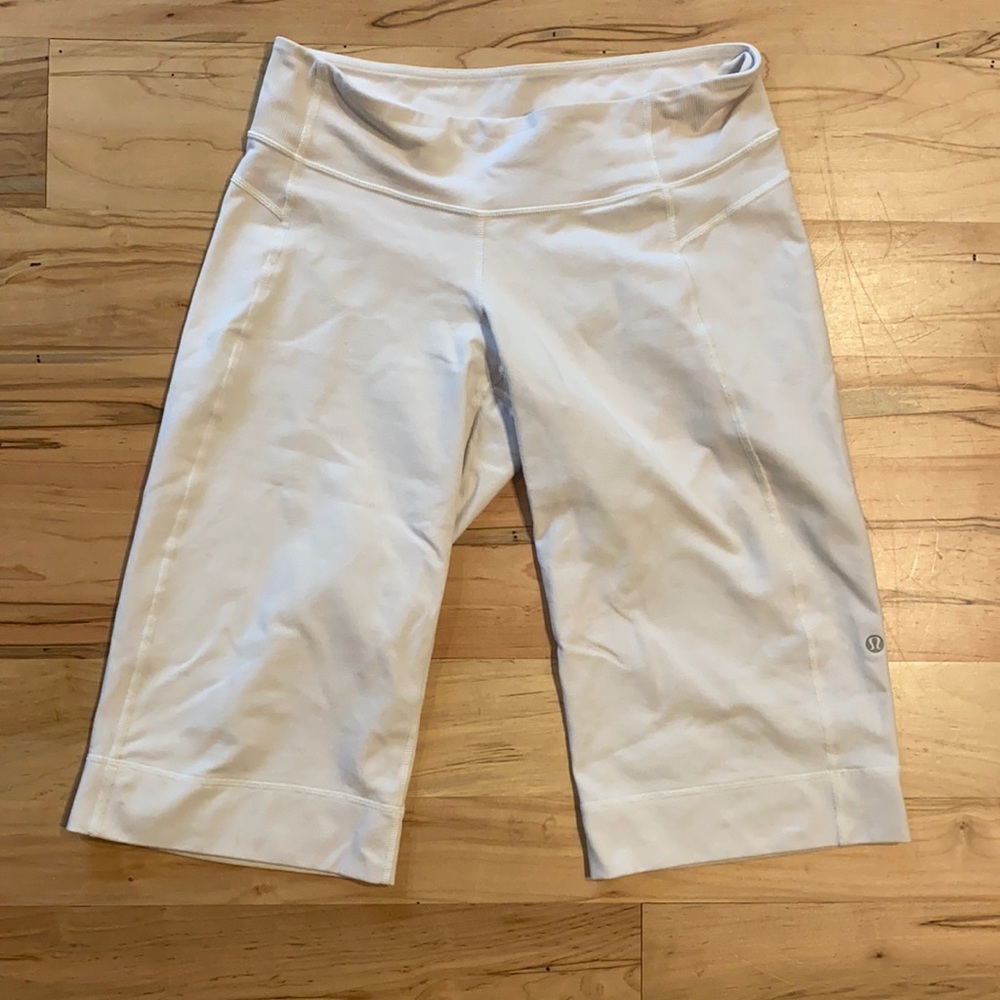 *RARE* Lululemon clam diggers